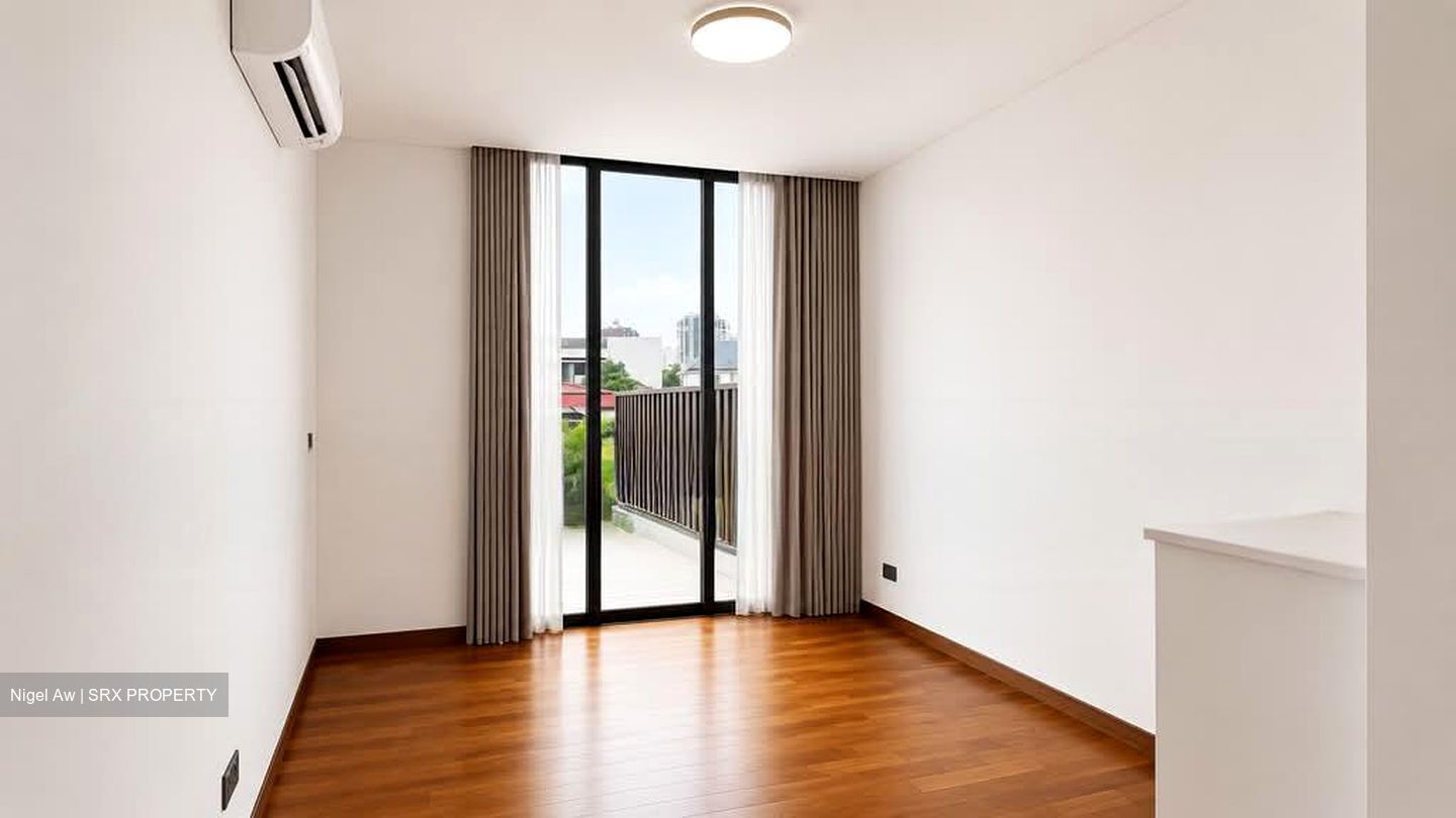 Upper East Coast Road (D16), Terrace #554813111